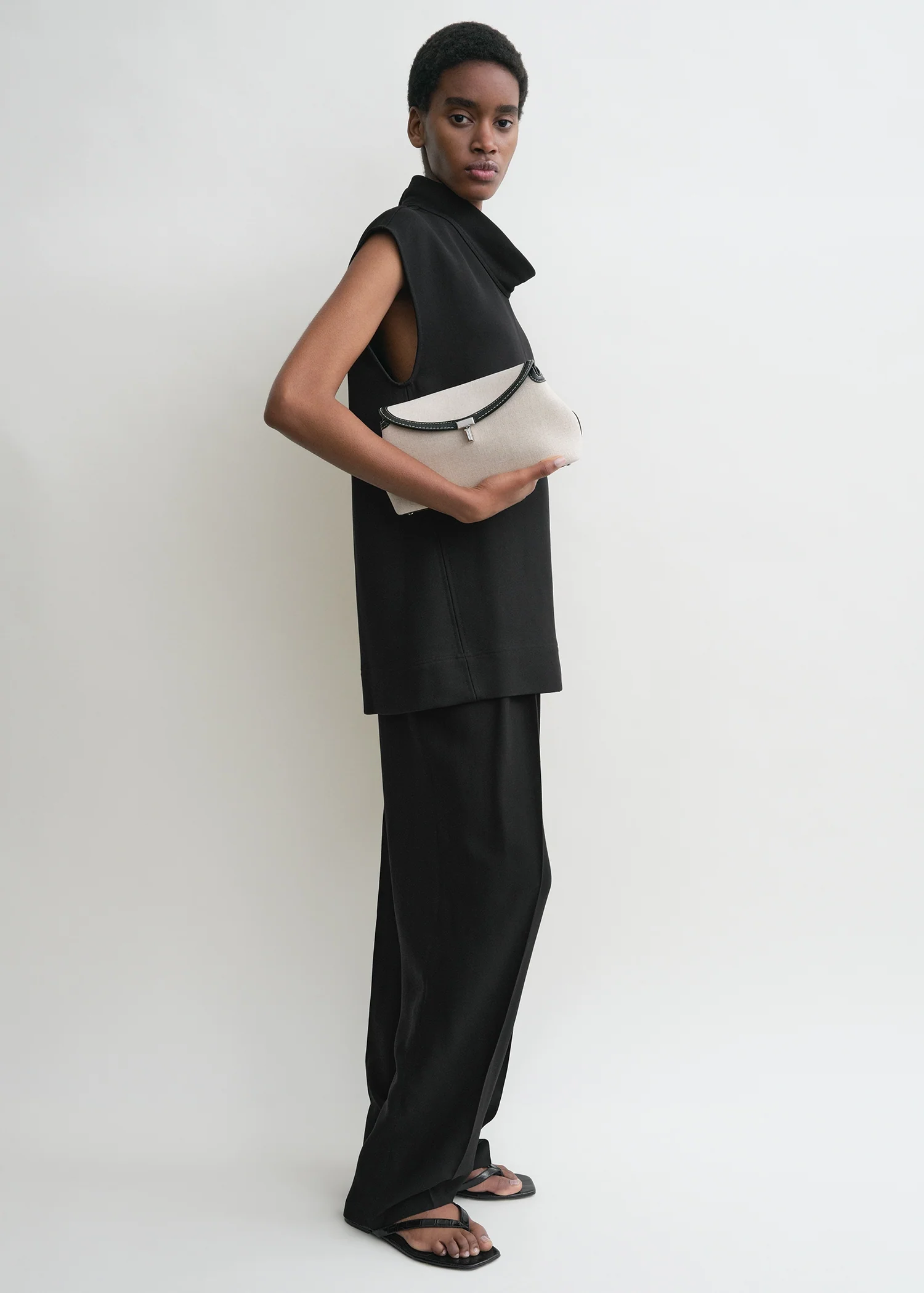 T-lock canvas clutch ecru/black - Image 3