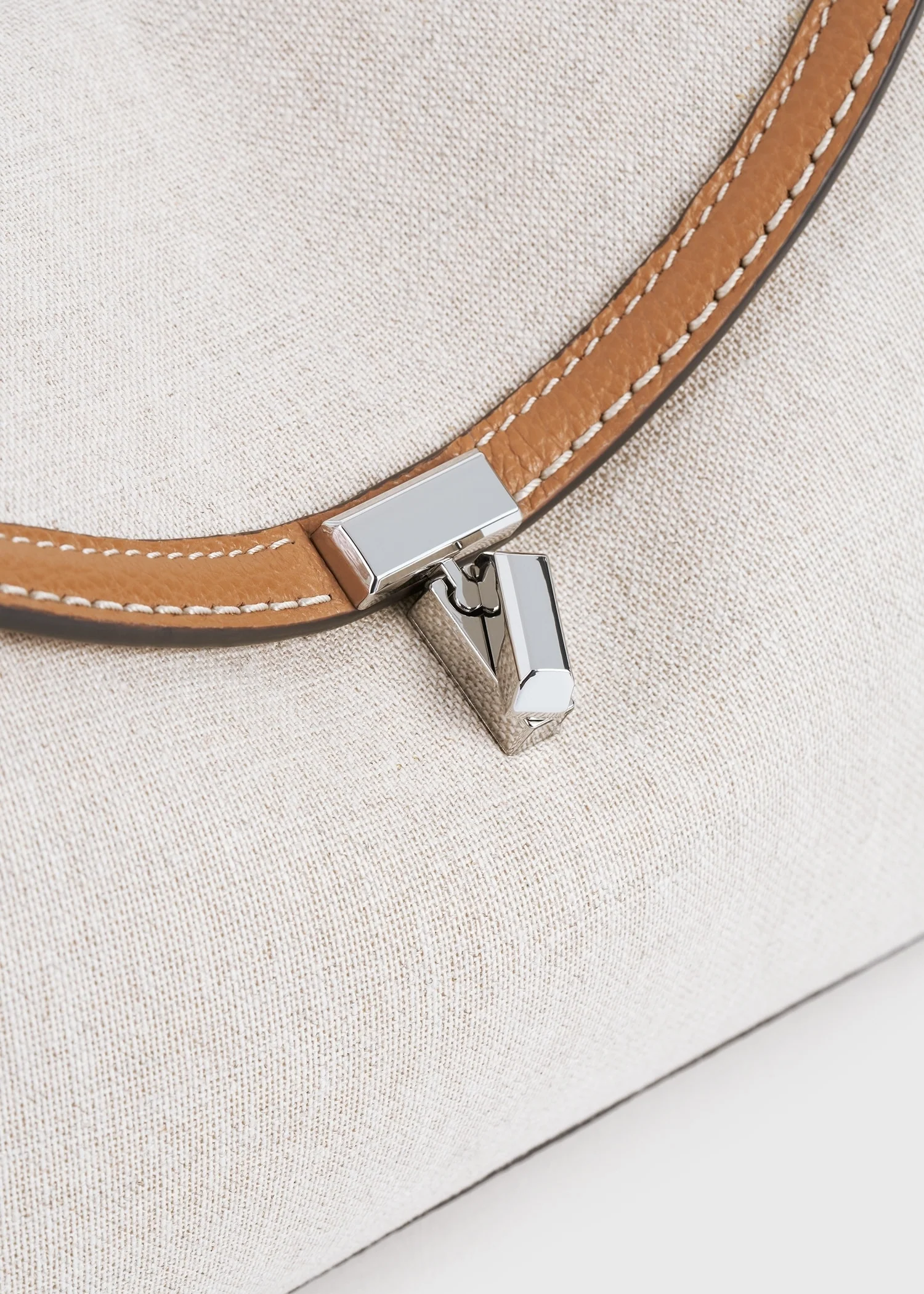 T-lock canvas clutch ecru/tan - Image 8