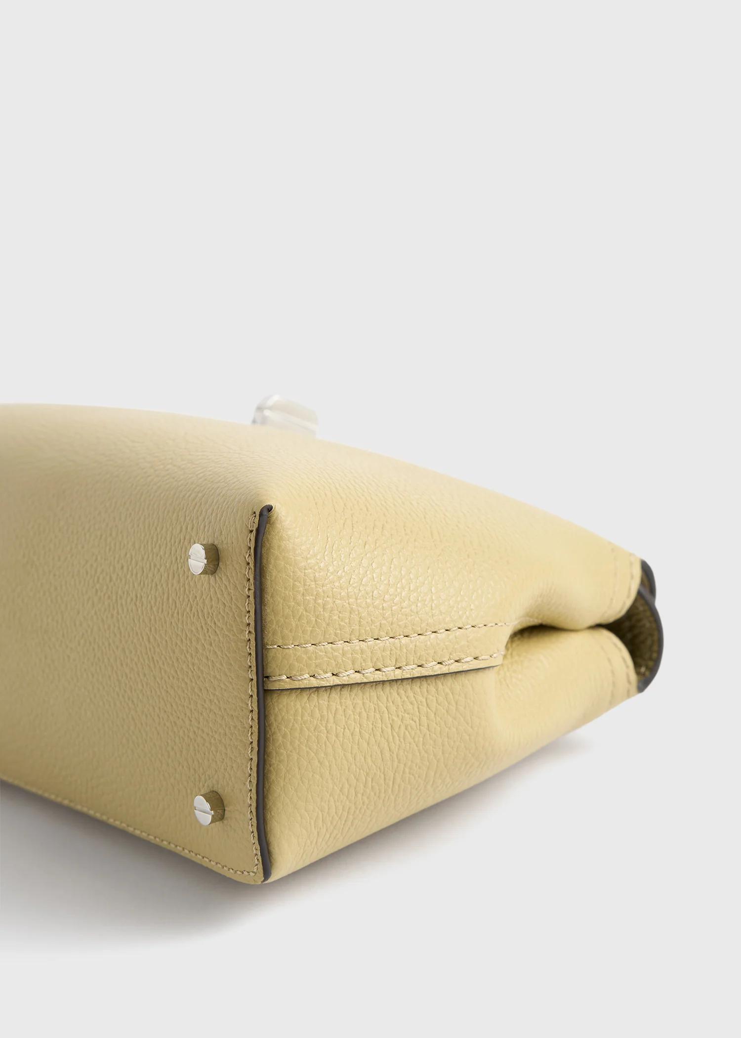 T-lock grained-leather clutch desert - Image 6