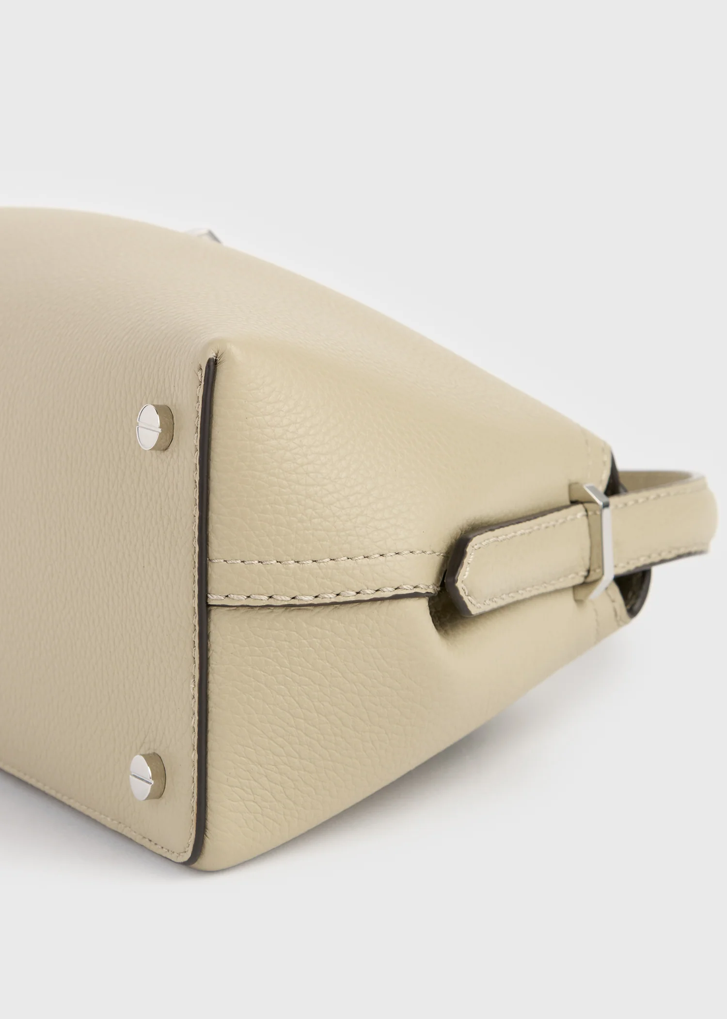 T-lock grained-leather shoulder cashew - Image 6