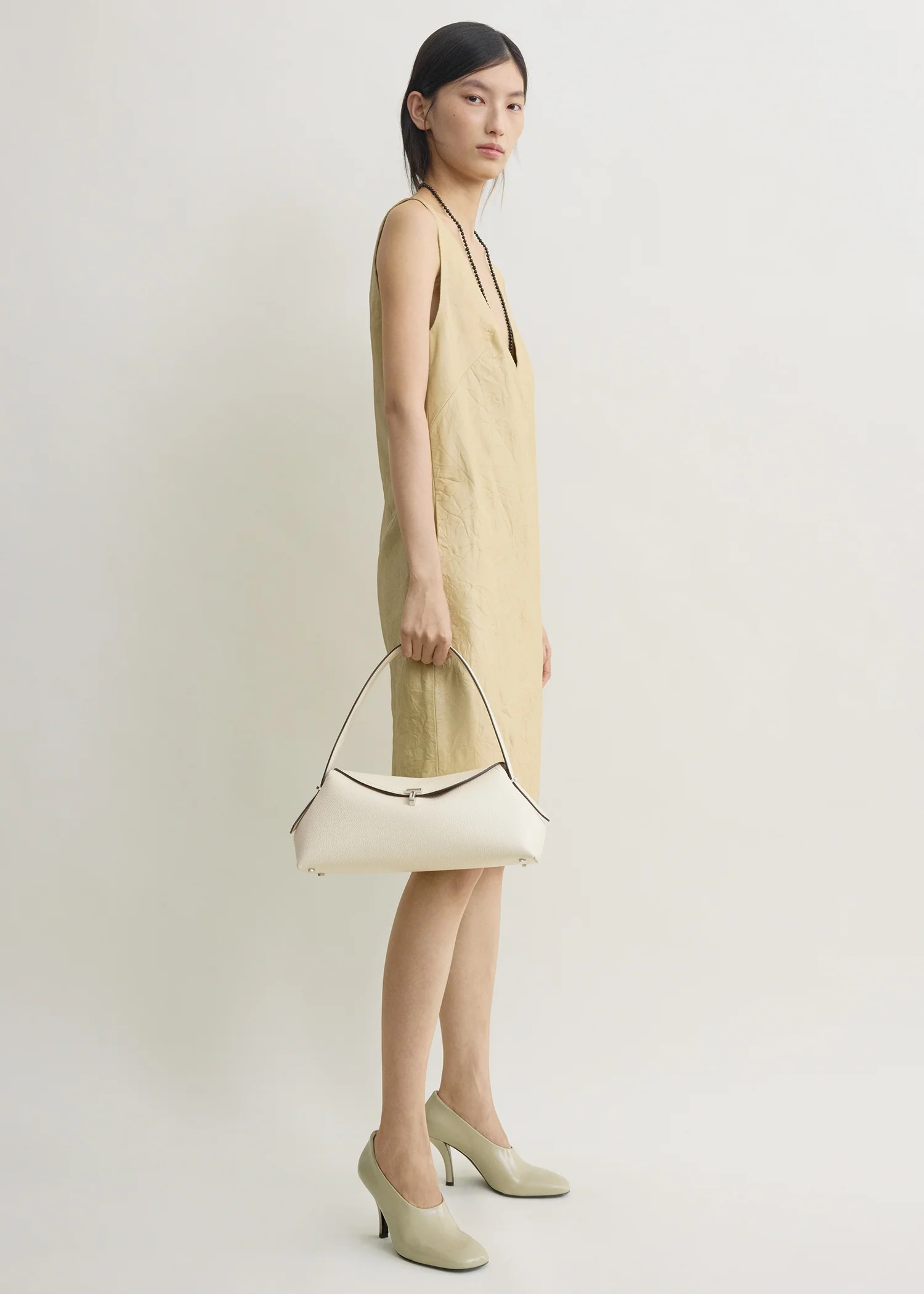 T-lock grained-leather shoulder milk - Image 3
