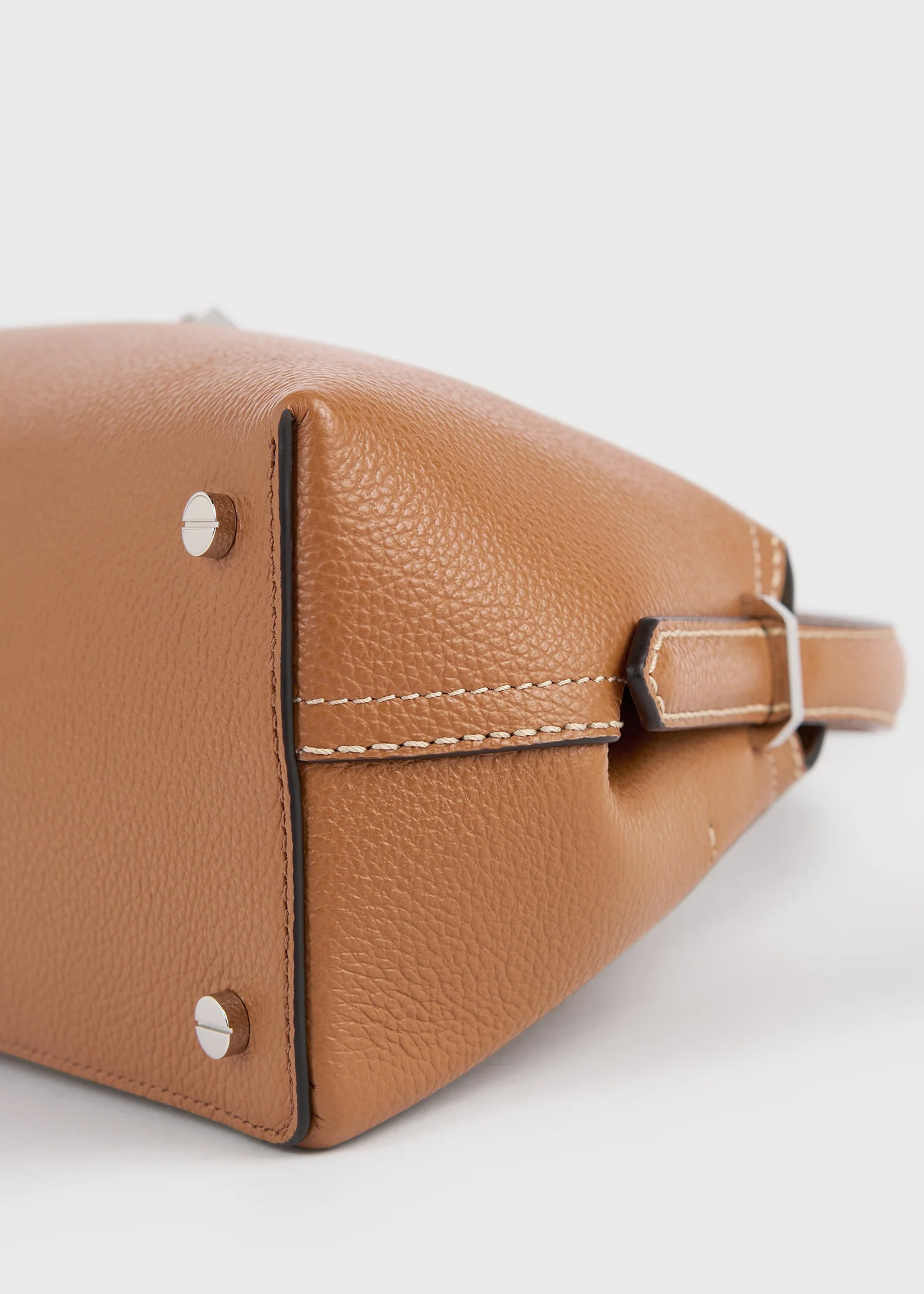T-lock grained-leather shoulder tan - Image 7