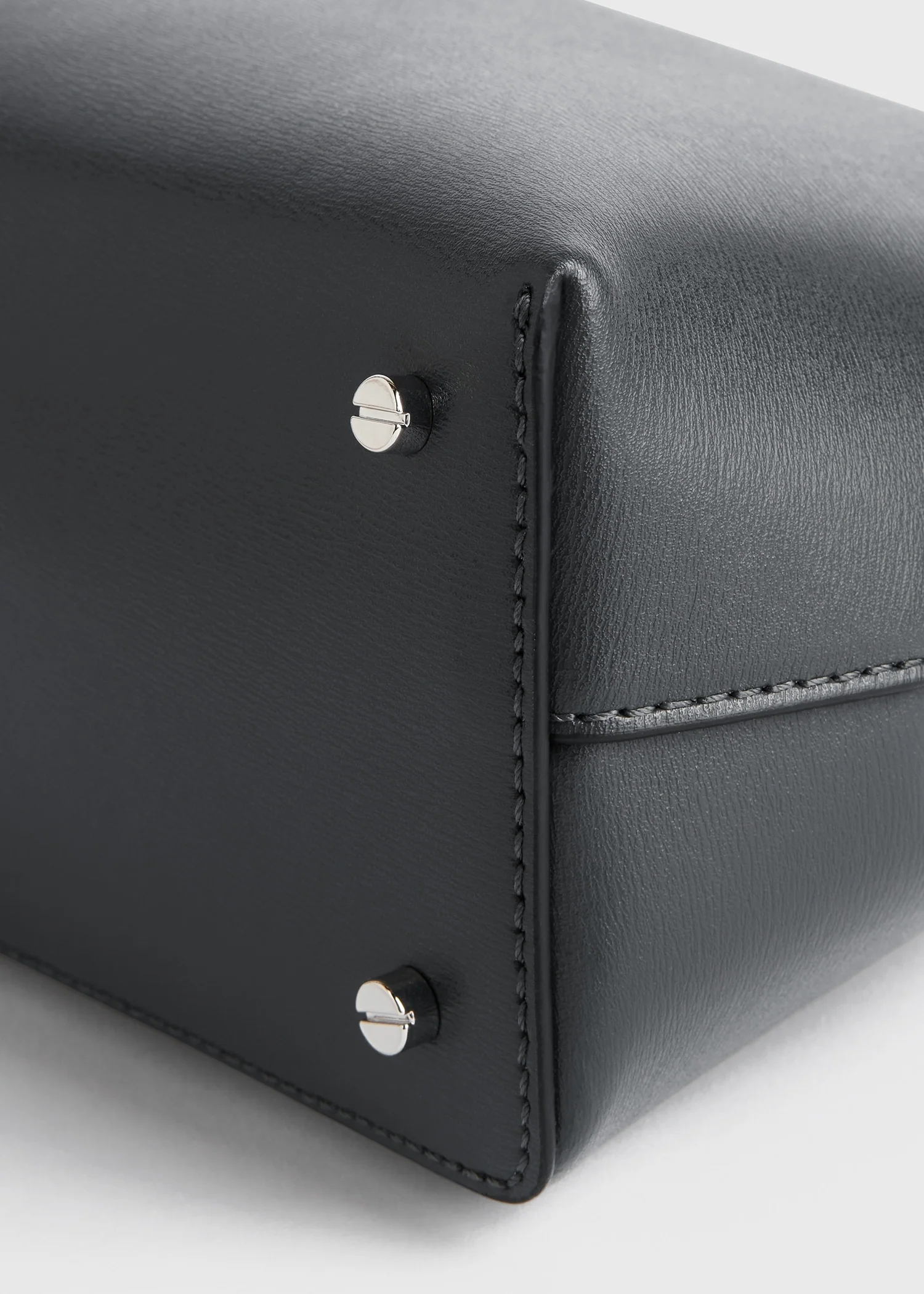 T-lock leather clutch shark - Image 6