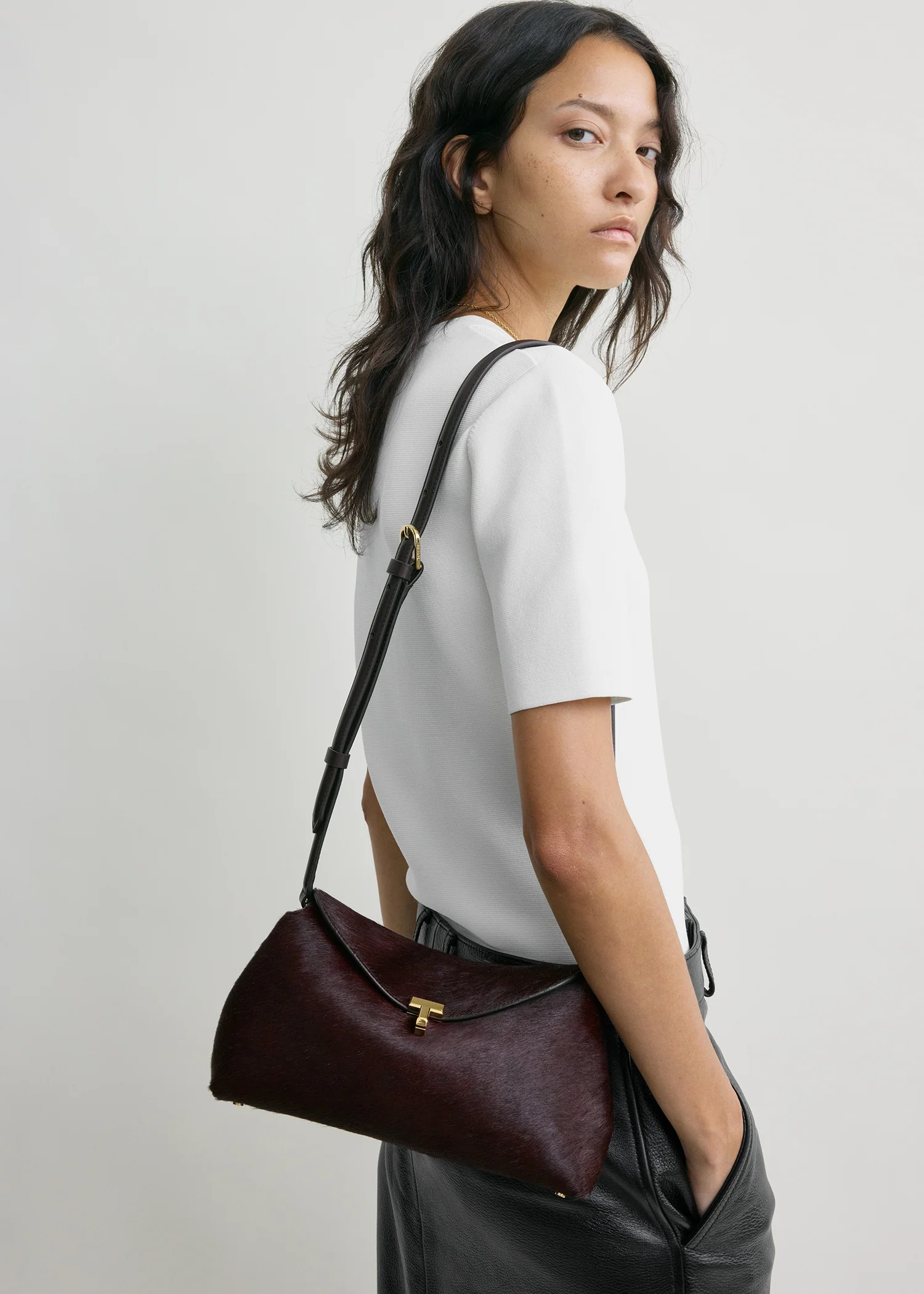 T-lock pony hair clutch wine - Image 2