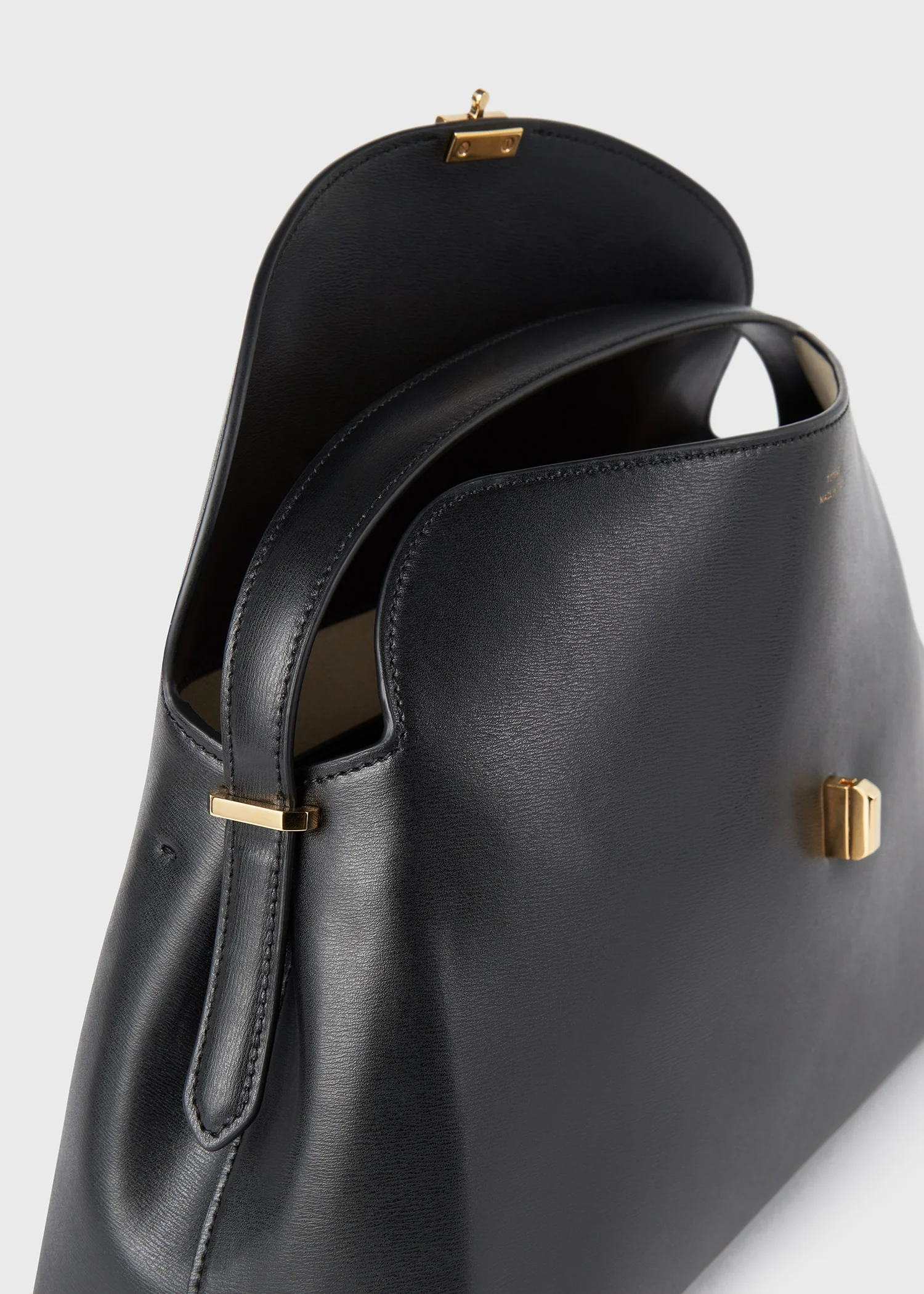 T-lock leather top handle black - Image 8