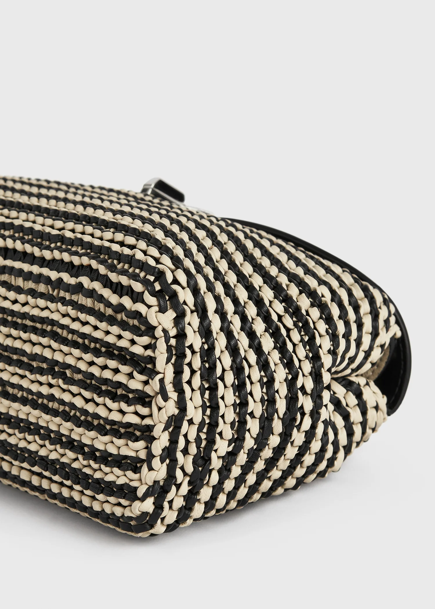 T-lock woven-leather clutch black/sand - Image 5