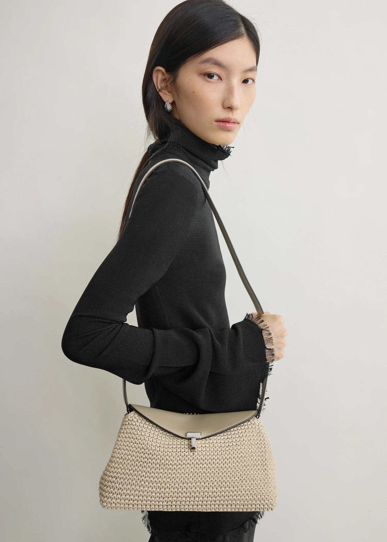 T-lock woven-leather clutch fawn - Image 2