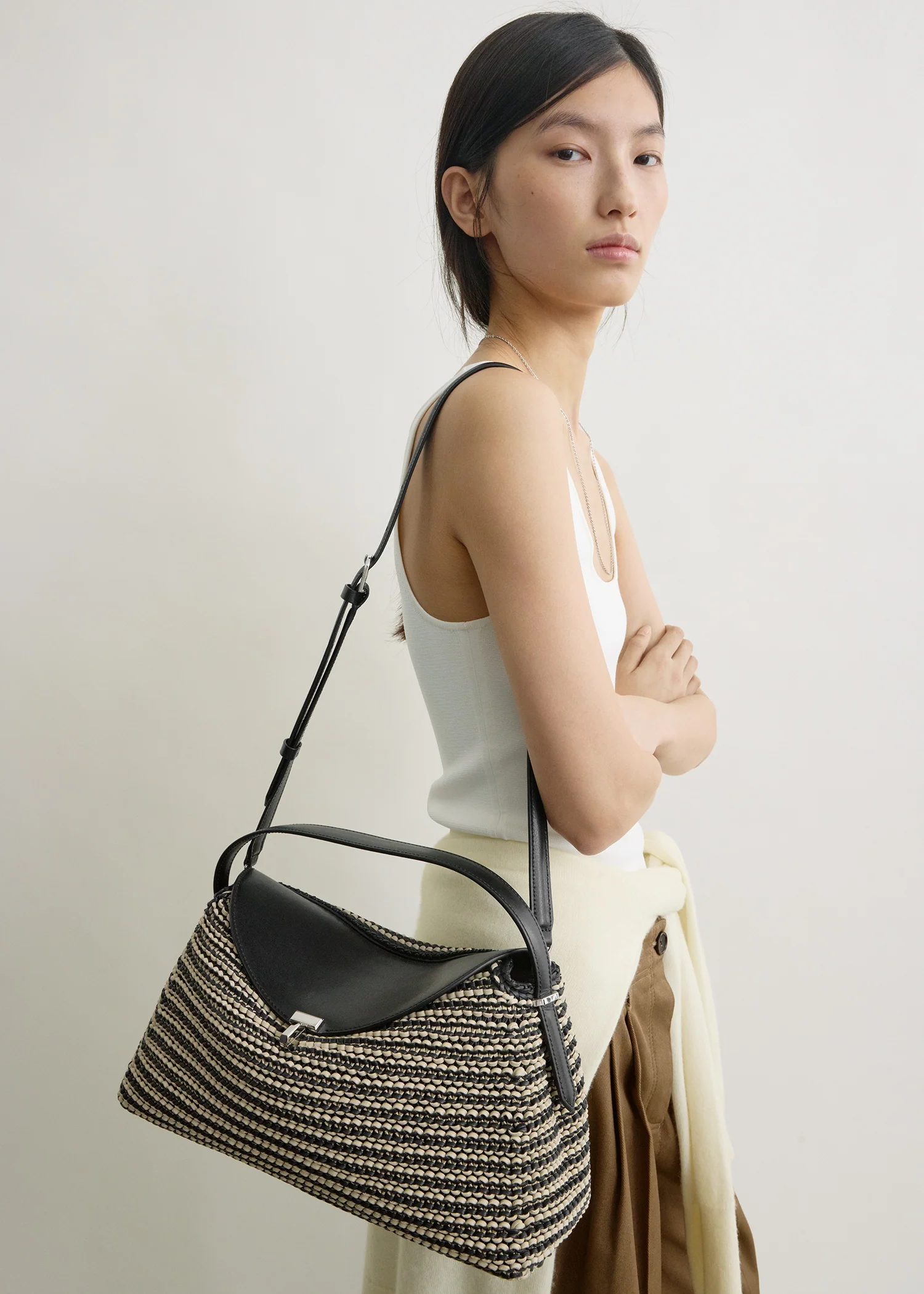 T-lock woven-leather top handle black/sand - Image 2