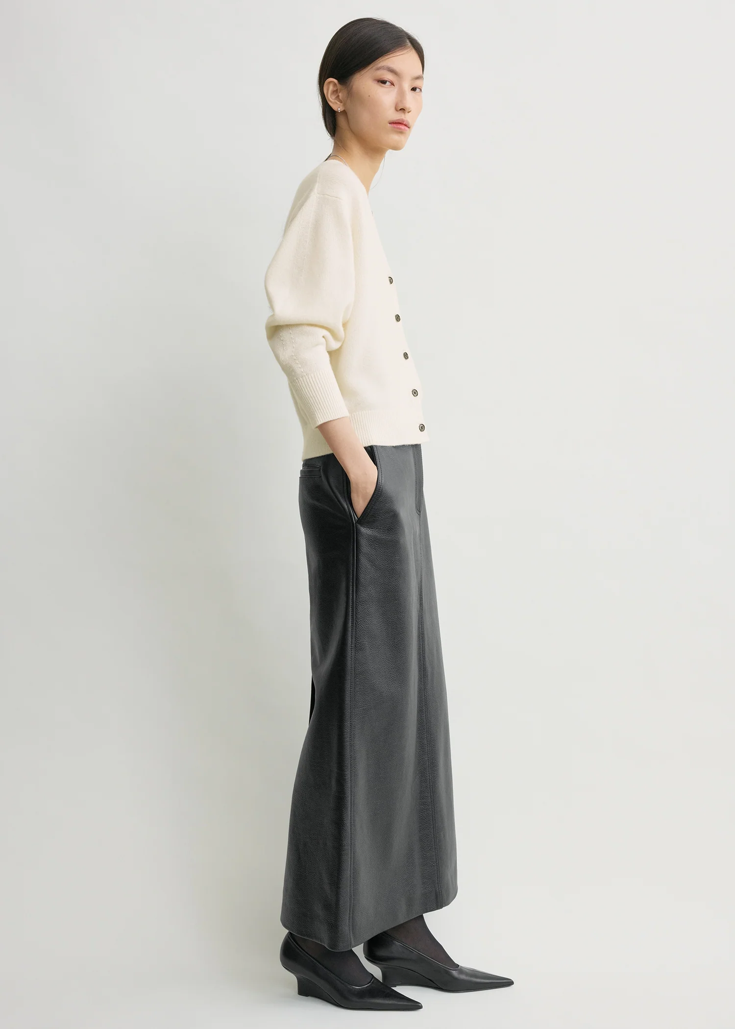 V-neck cashmere cardigan ecru - Image 2