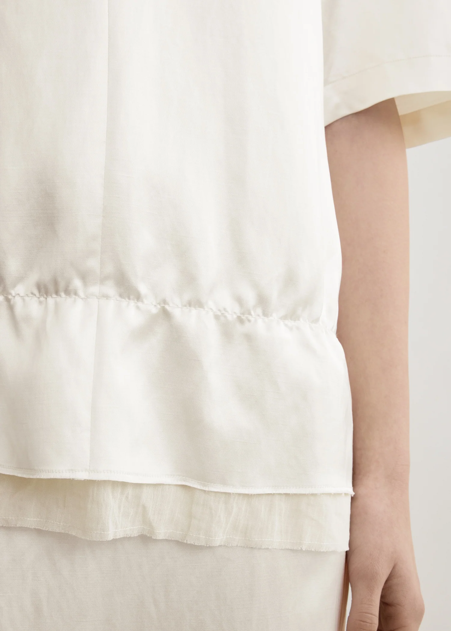 V-neck satin pullover white - Image 5
