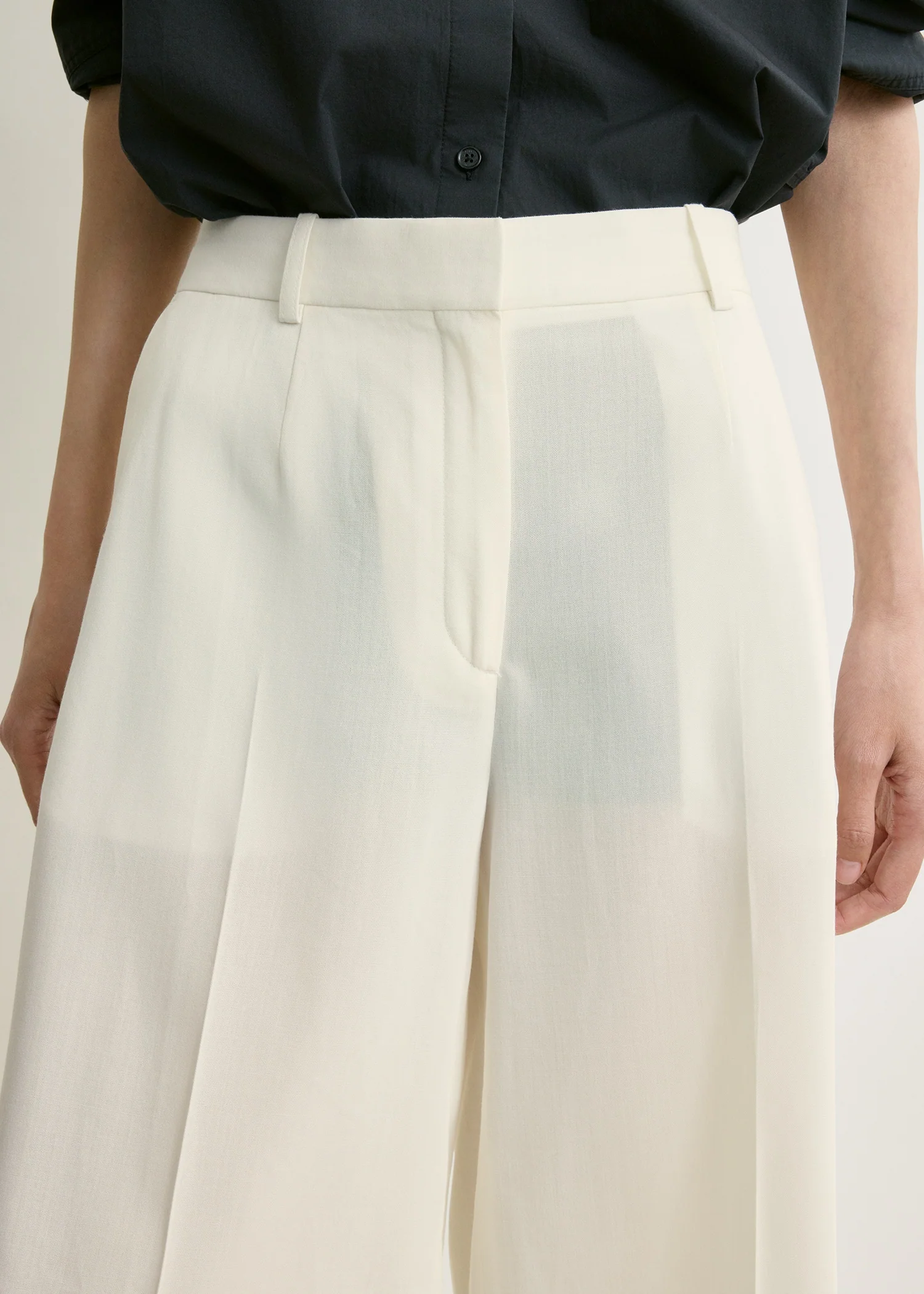 Wide tailored shorts ecru - Image 4