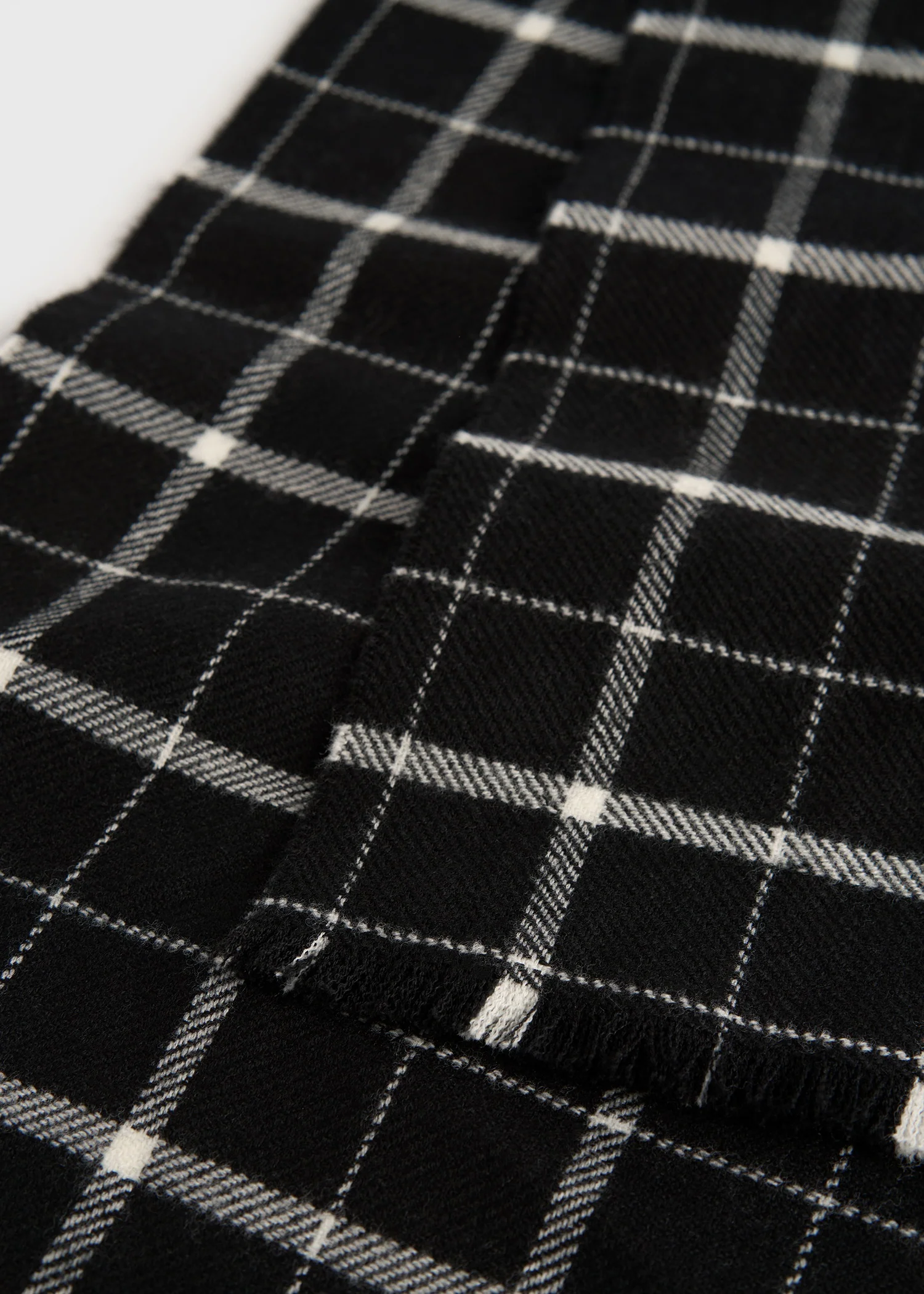 Windowpane scarf black/white - Image 5