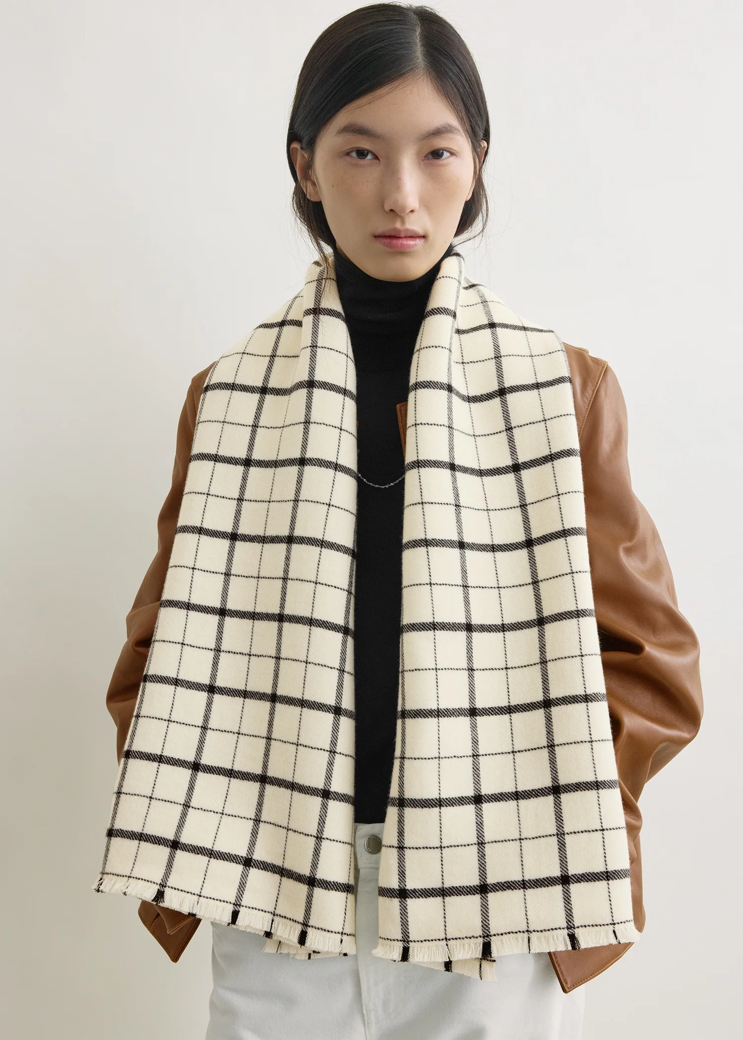 Windowpane scarf white/black - Image 4