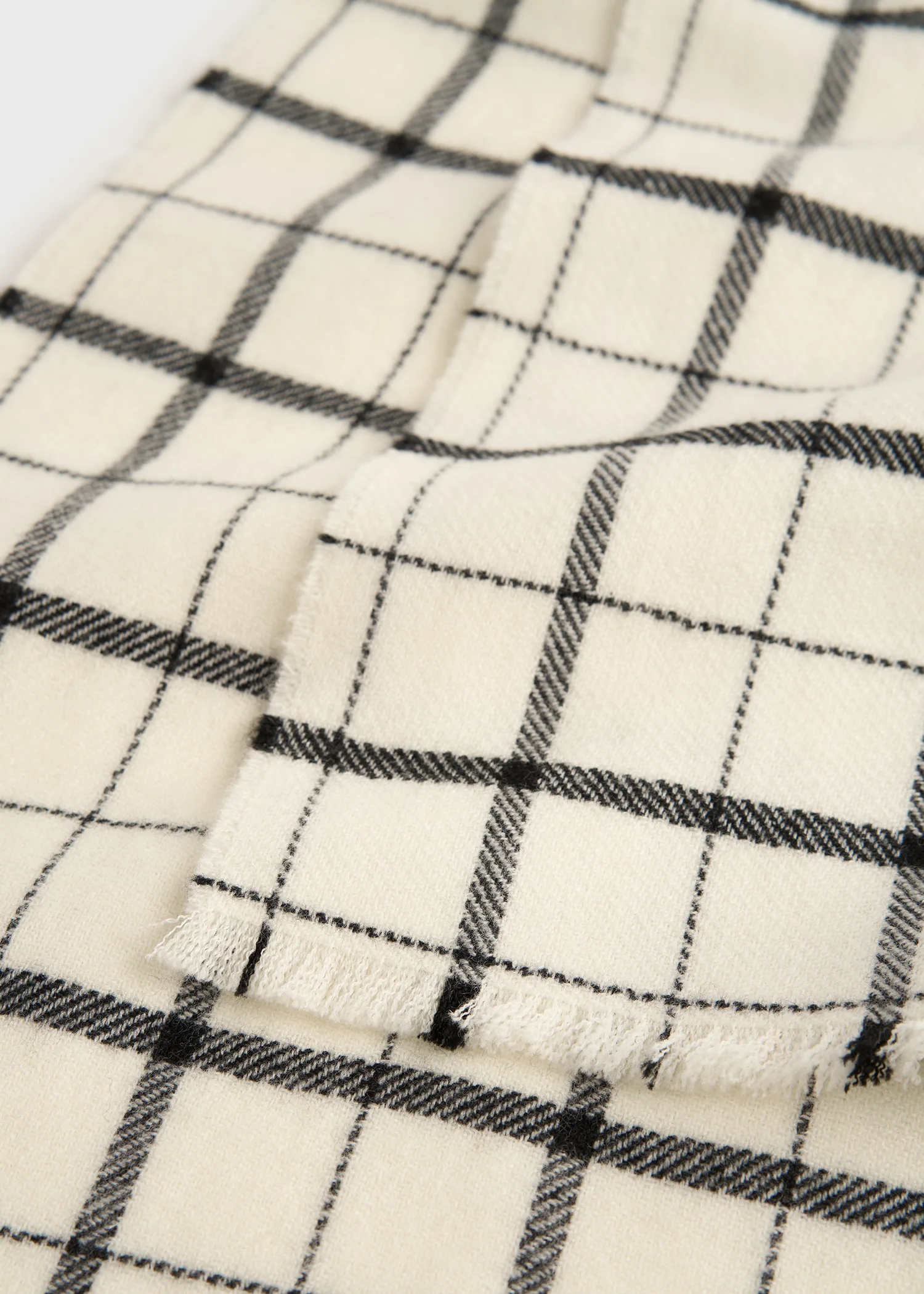 Windowpane scarf white/black - Image 5