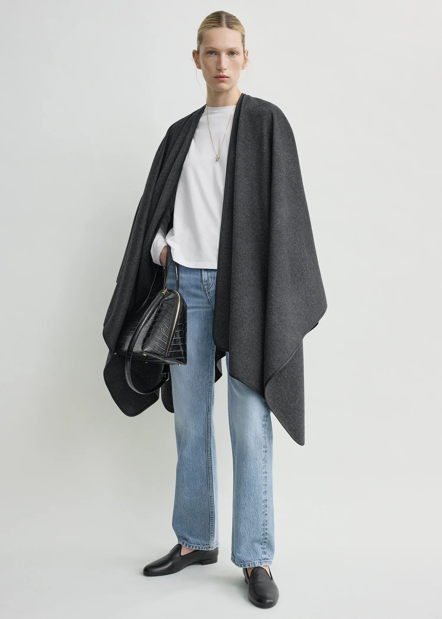 Winter flannel cape charcoal - Image 3